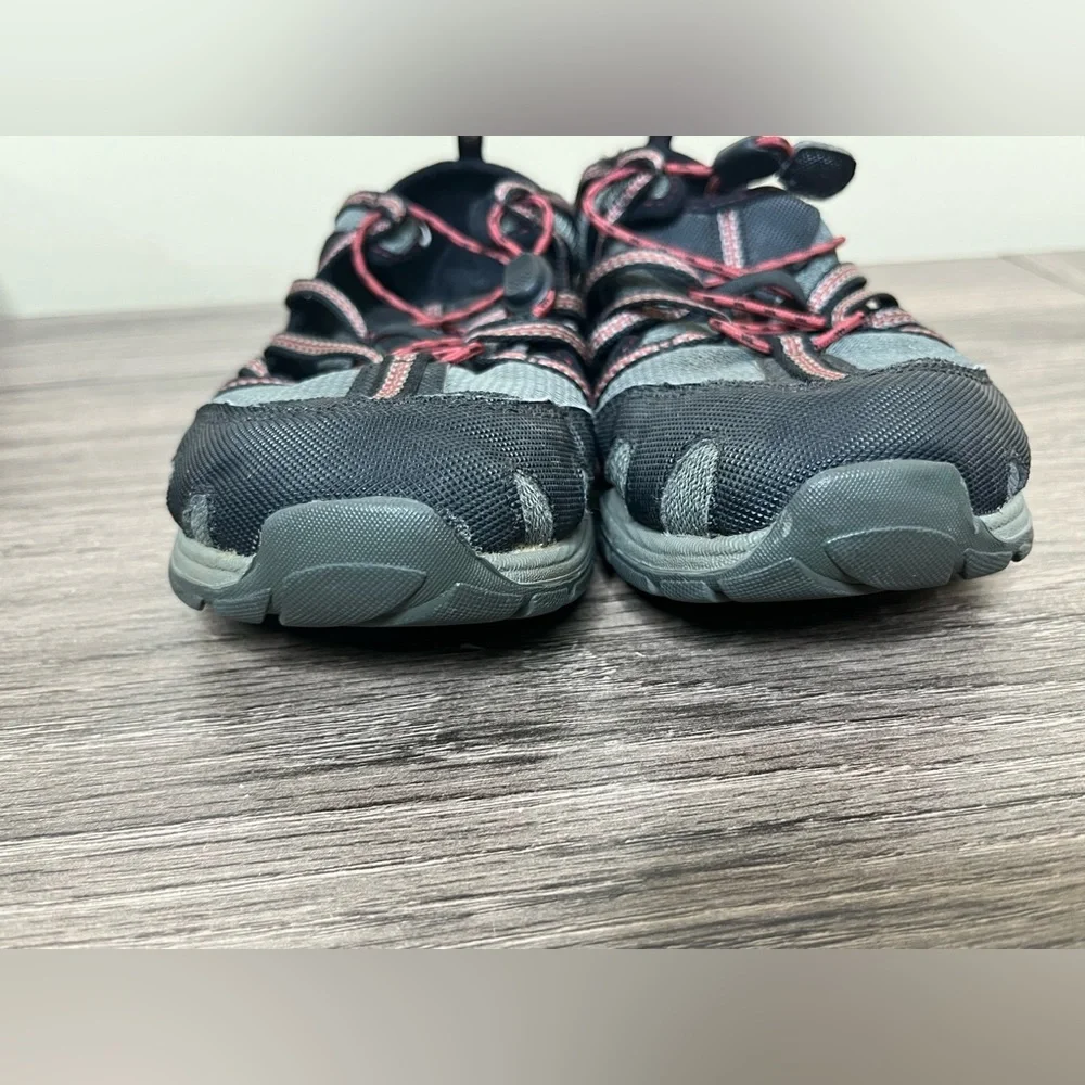 Chaco closed toe